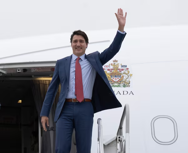 #BREAKING: 78% of Canadians think Justin Trudeau is a fuckin loser. The other 22% are part of a racist, small fringe minority who voted for him! Like if you never voted for him. Share if you never will!