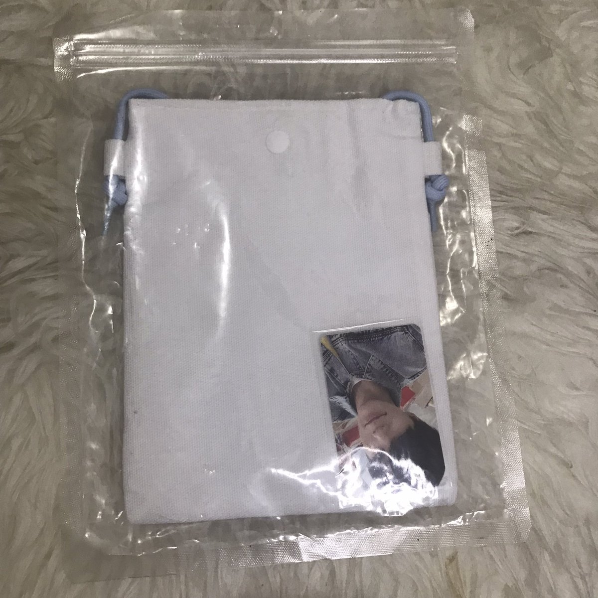jungforchan's tweet photo. wts minibag hot summer jeno
price 100k mungkin yaa?? negoin ajaa kalo mauu
#wts https://t.co/gDv1oFXOfl