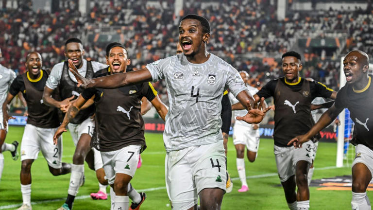 UnplayableZA's tweet photo. 𝗕𝗔𝗙𝗔𝗡𝗔 𝗗𝗔𝗬

SA 🇿🇦 🆚Cape Verde 🇨🇻

⏰22H00

𝙍𝙀𝙋𝙊𝙎𝙏 𝙁𝙊𝙍 𝘼 #𝘽𝘼𝙁𝘼𝙉𝘼 𝙒𝙄𝙉!!!

#AFCON2023 https://t.co/sPVjrtwBgt
