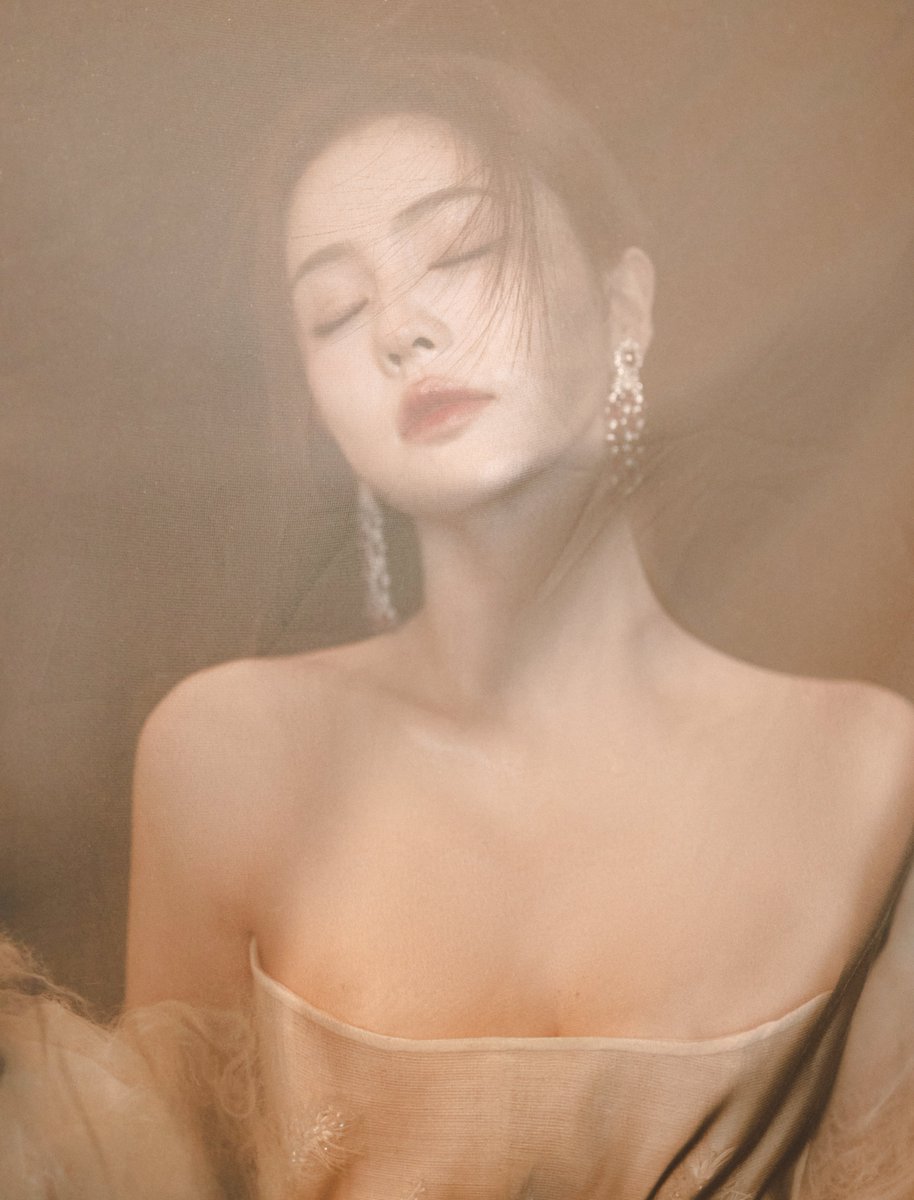 dablcpnk2's tweet photo. 240203 - Bailu's information station Weibo

#BaiLu's first look for the 2024 China Internet Audio Visual Annual award ceremony today 

#白鹿

1/3 https://t.co/AJ8xT7bIpV