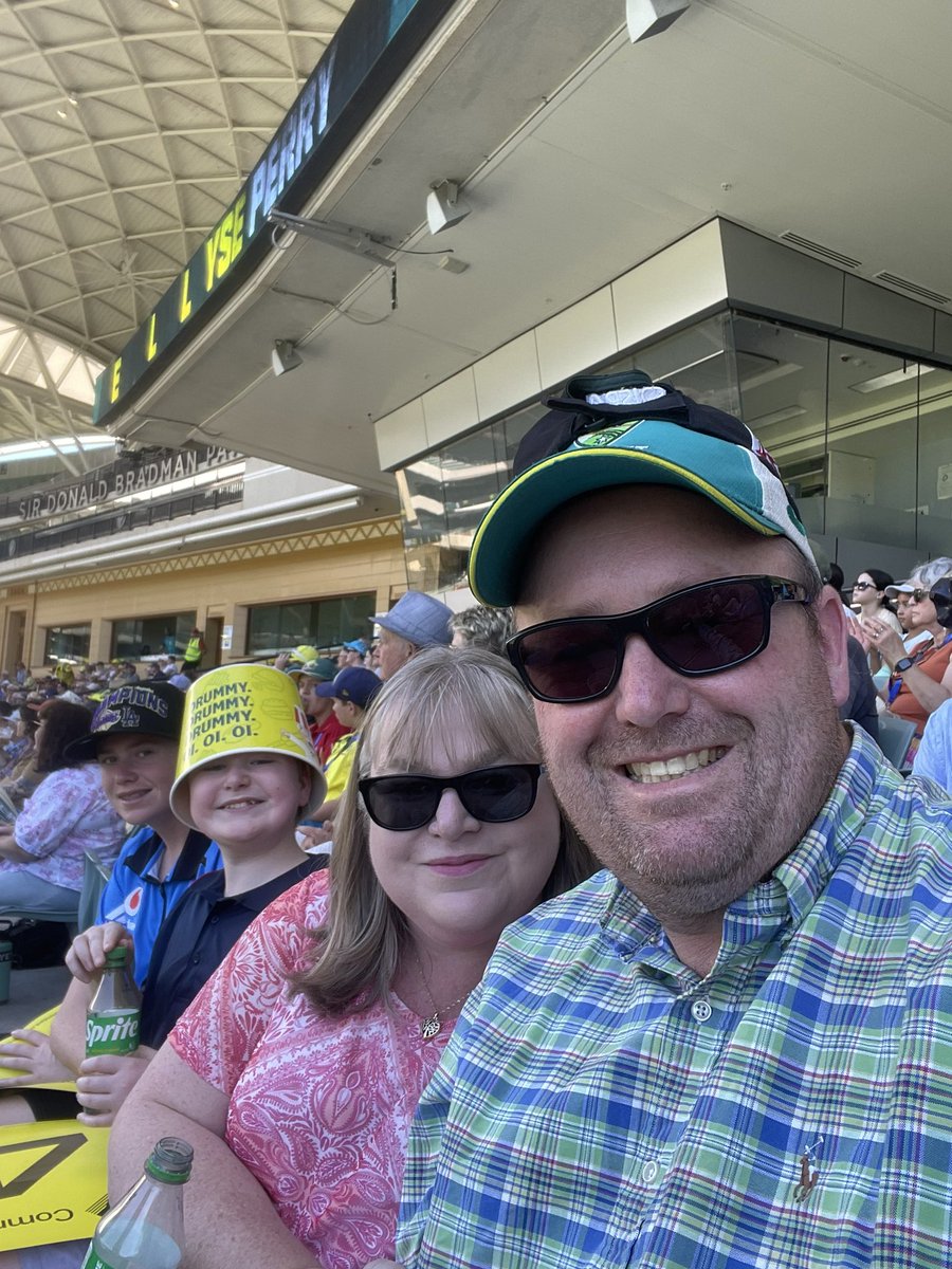 samfri80's tweet photo. Day at the cricket with the family! #AUSVSA @CricketAus #comeonaussie https://t.co/1mwIYnO8NE