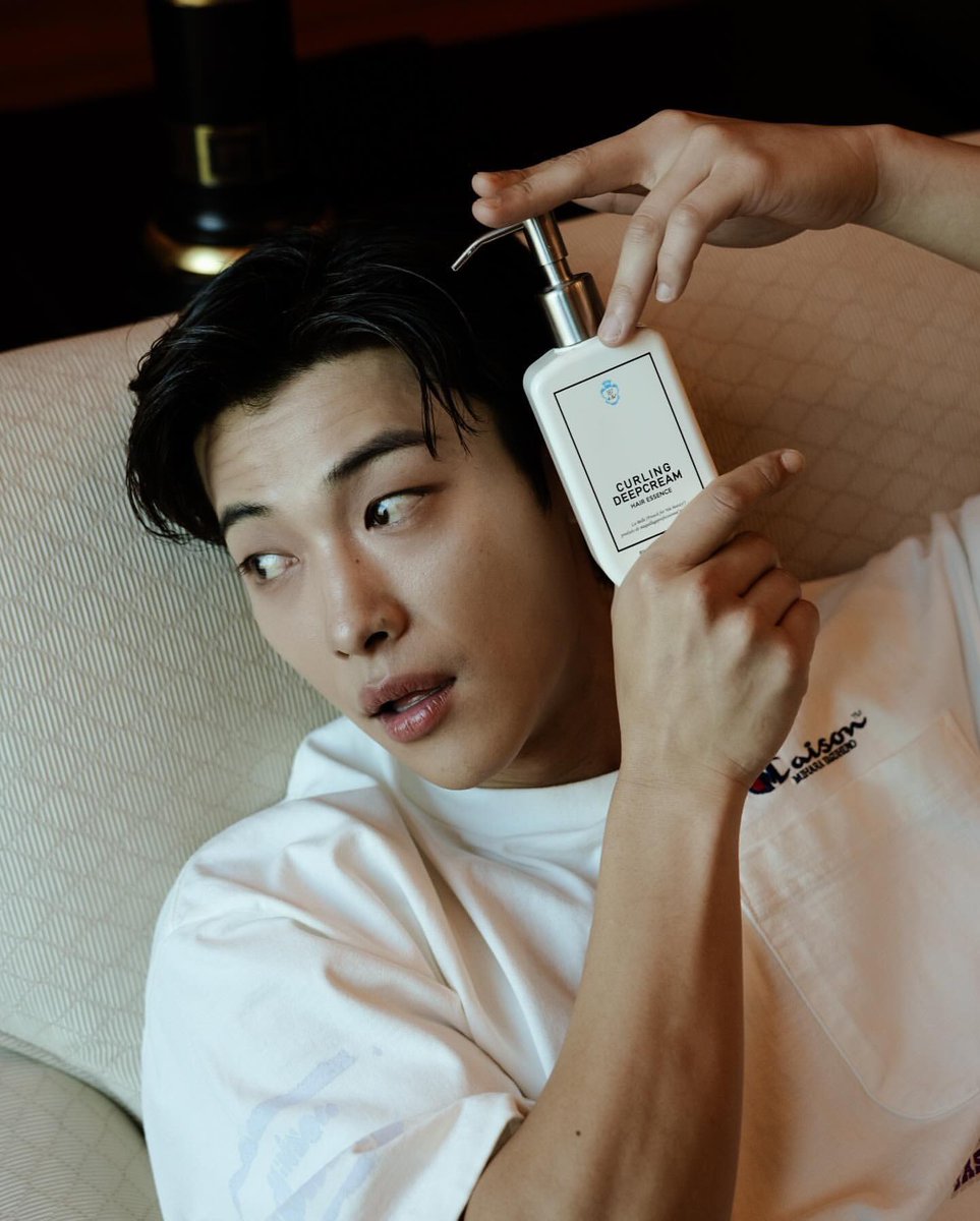 LovelyWdh's tweet photo. so cute🥹
@ wdohwan IG post
https://t.co/k0S4g3gKhW

My 187label💙

#187label #우도환 #WooDoHwan #ウドファン https://t.co/bKqJuNWEso