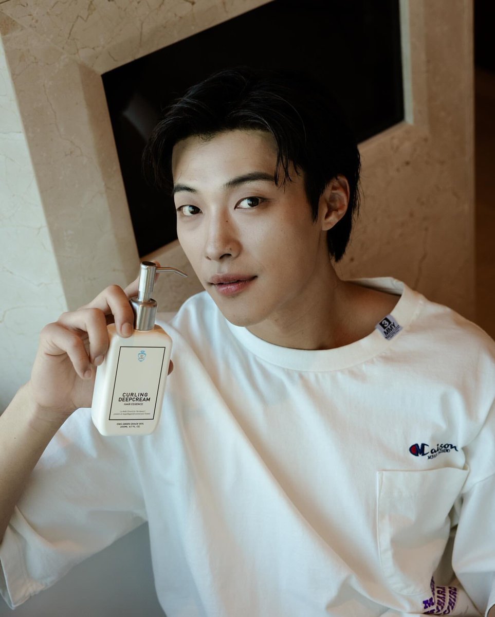 LovelyWdh's tweet photo. so cute🥹
@ wdohwan IG post
https://t.co/k0S4g3gKhW

My 187label💙

#187label #우도환 #WooDoHwan #ウドファン https://t.co/bKqJuNWEso