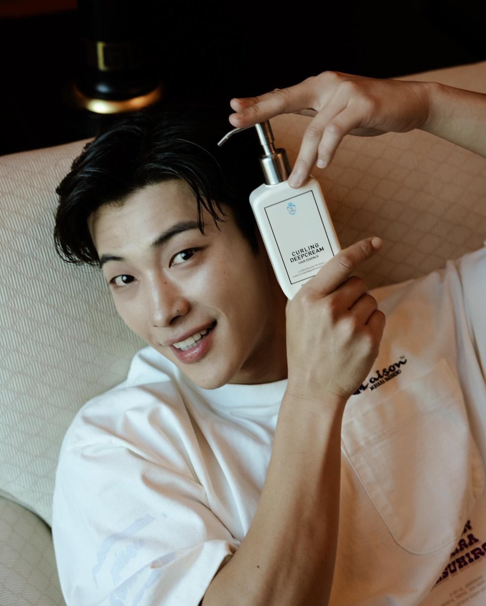 LovelyWdh's tweet photo. so cute🥹
@ wdohwan IG post
https://t.co/k0S4g3gKhW

My 187label💙

#187label #우도환 #WooDoHwan #ウドファン https://t.co/bKqJuNWEso