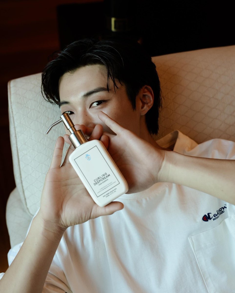 LovelyWdh's tweet photo. so cute🥹
@ wdohwan IG post
https://t.co/k0S4g3gKhW

My 187label💙

#187label #우도환 #WooDoHwan #ウドファン https://t.co/bKqJuNWEso