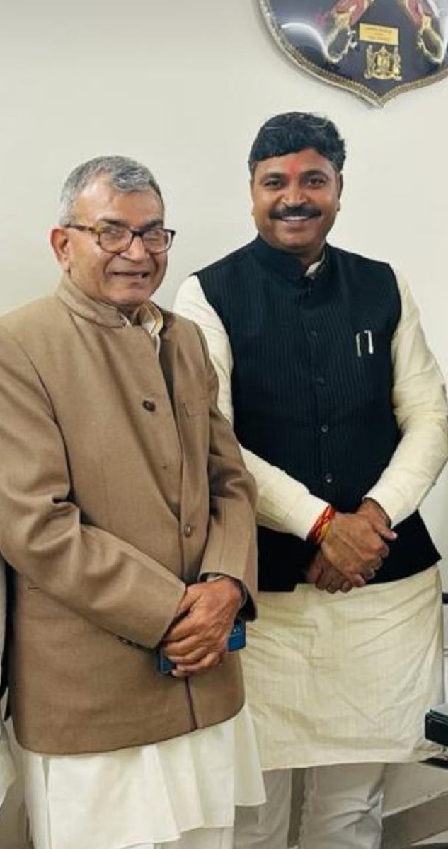 नेता प्रतिपक्ष टीकाराम जूली से जय सिंह राठौड़ 
कि मुलाकात ।
<a href="/RahulGandhi/">Rahul Gandhi</a> <a href="/kcvenugopalmp/">K C Venugopal</a> <a href="/ashokgehlot51/">Ashok Gehlot</a> <a href="/GovindDotasra/">Govind Singh Dotasra</a> <a href="/SachinPilot/">Sachin Pilot</a> <a href="/RajpalKharolaUK/">Rajpal Kharola</a> 
<a href="/TikaRamJullyINC/">Tika Ram Jully</a>