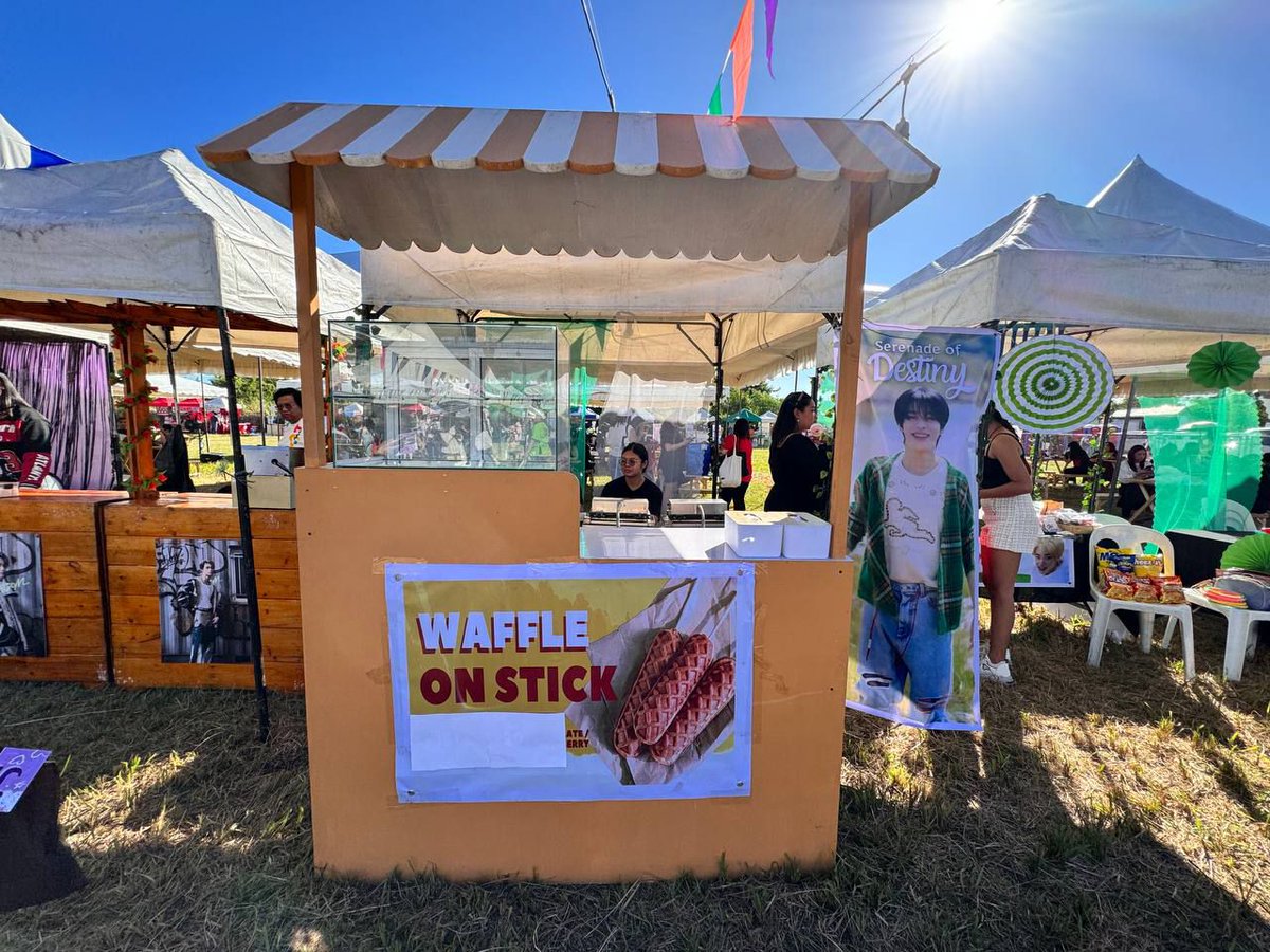 sjakedaily's tweet photo. Ikeu's waffle and ice scramble are still available! Make sure to grab yours ๐ค
#SimJakeDaily #sjakedaily #SerenadeofDestiny #FATE_in_NEWCLARKCITY #JAKE #ENHYPEN_JAKE #ENHYPEN @ENHYPEN @ENHYPEN_members https://t.co/RATbBURBd9