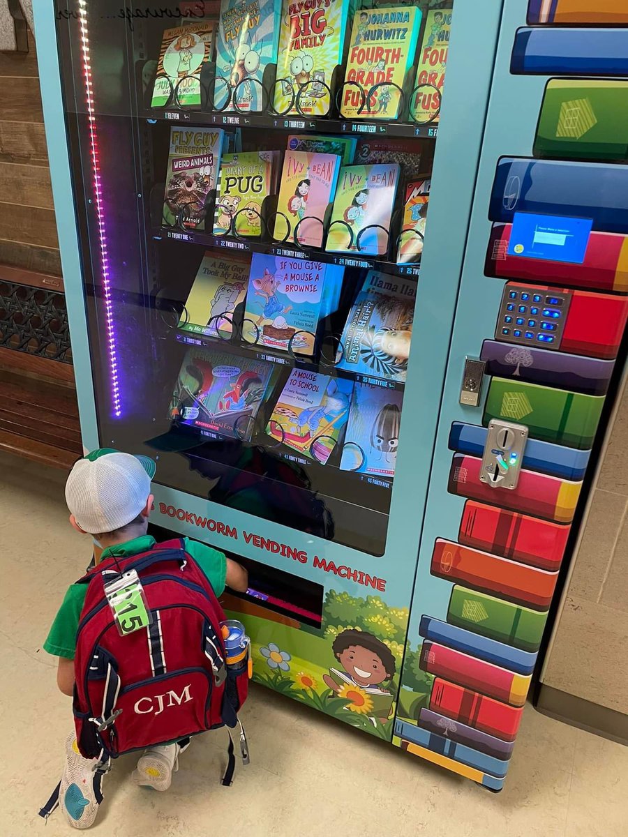 silvercreekazle's tweet photo. Inchy the Bookworm Vending Machine token earners! Our #SCCHAMPS demonstrate remarkable leadership qualities &amp; exhibit exemplary behavior. Their dedication &amp; positive influence make a difference at SC. We love nurturing their talents &amp; guiding them towards even greater heights! 🥳 https://t.co/w303PsF11N