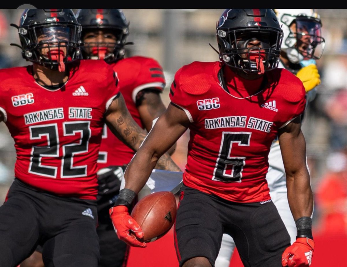 Blessed to receive my first offer from Arkansas State ⚪️🔴🐺<a href="/AStateFB/">Arkansas State Football</a> <a href="/coachgabetorres/">Gabe Torres</a> <a href="/coach_horsley/">Demond Horsley M.Ed.</a>