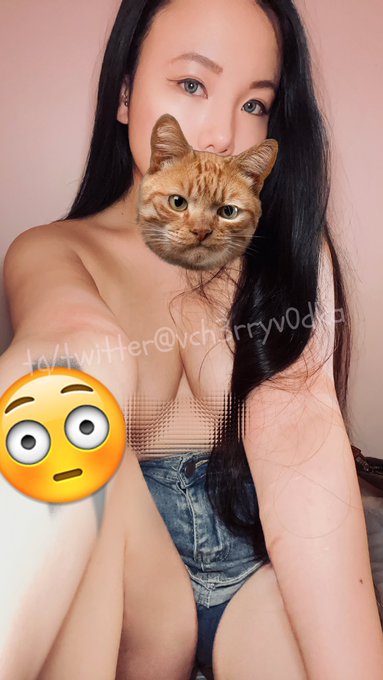 我發現平時俾得太多全樣大家睇 搞到大家都無機會更期待下一張 從而禁多啲讚好哈哈 所以我決定&hellip;..😂  仲有唔係好耐就新年 所以好多嘢都可以有discount😘 試下問下我/再問我☺️ 淨係得個hi 字會令人想略過&hellip; Pm<a href="/tag/hkg"class="tags"><span>#hkg</span></a><a href="/tag/%E6%B8%AF%E5%A5%B3"class="tags"><span>#港女</span></a><a href="/tag/%E8%B3%A3%E7%9B%B8"class="tags"><span>#賣相</span></a><a href="/tag/%E8%B3%A3%E7%89%87"class="tags"><span>#賣片</span></a><a href="/tag/%E6%94%B6%E8%B2%BB%E6%8E%A8%E4%B8%BB"class="tags"><span>#收費推主</span></a>