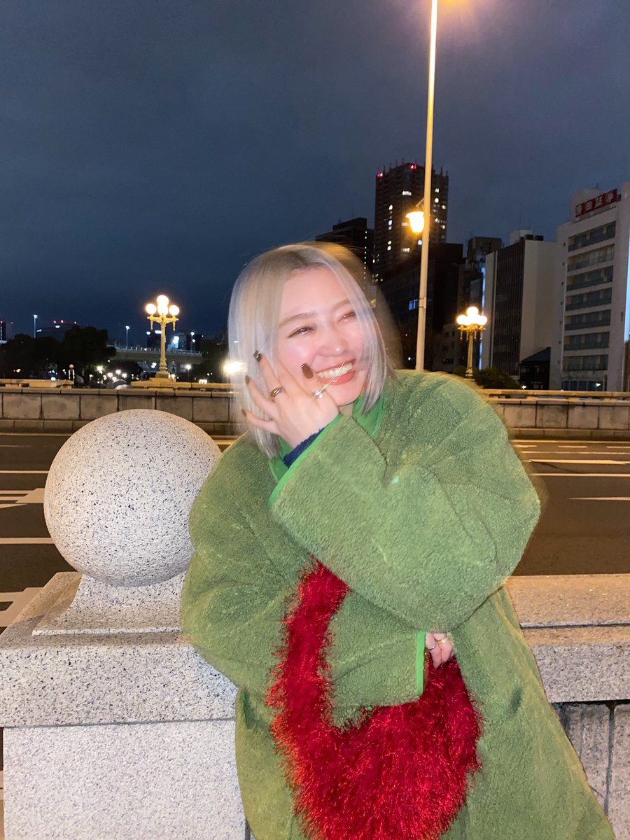 _hi_99_na_'s tweet photo. #チャリチョコ のミュージカルを観に
大阪へ行ってきました🧑🏼‍🍳🍫

小学生のとき図書室で本を読んでたから
どうしても観たかった舞台！
めちゃくちゃ楽しかったーーー☺️
あのカラフルな世界は最高だな🍭🍬

#チャーリーとチョコレート工場 https://t.co/SmaszqAZop
