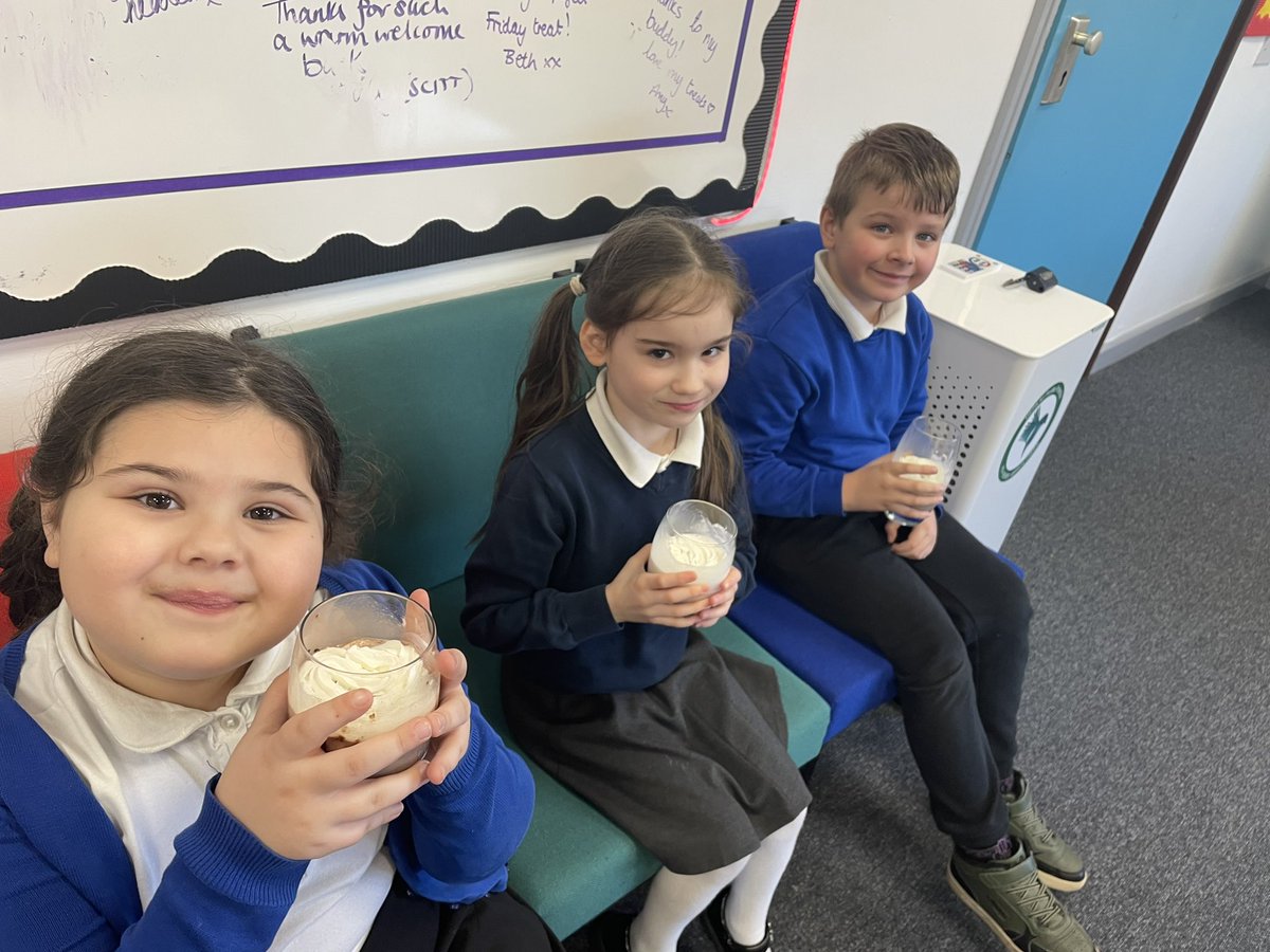 Fosse_TMET's tweet photo. Mr Johnson had a great time yesterday speaking to these wonderful children in milkshake club.
All of these superstars showed our school values throughout the week #fmenthusiasm #fmresilience #fmcuriosity #fmkindness #fmresponsibility #fmcourage https://t.co/MyfUSplm6A