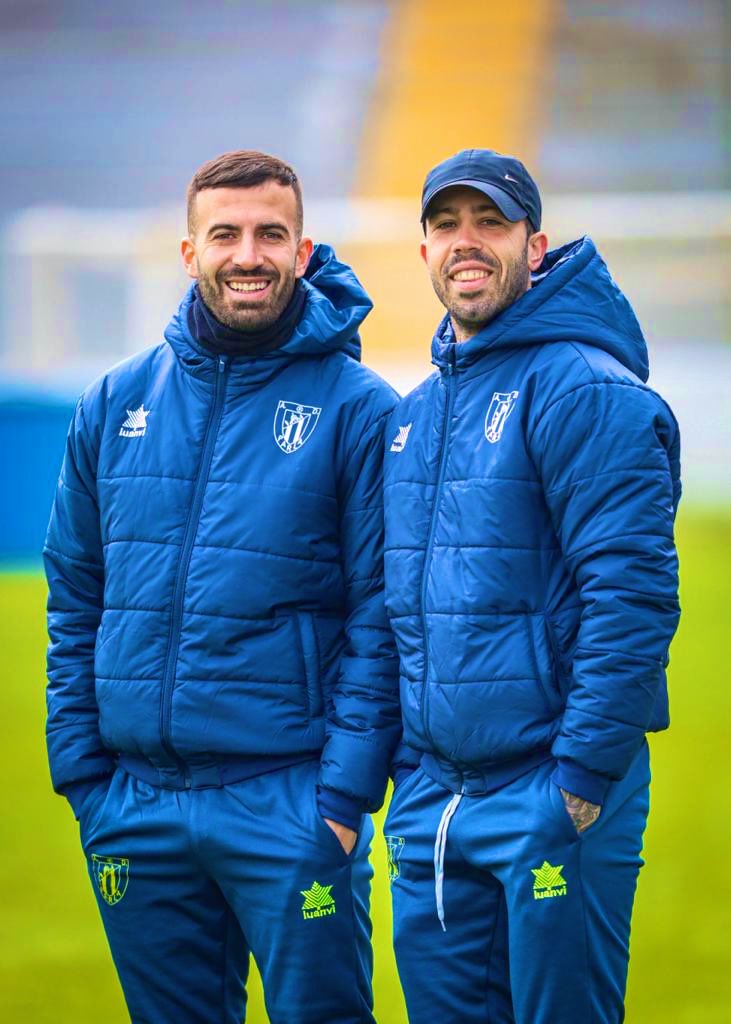 😁⚽

¡Feliz sábado! 💙🖤

#50AñosDeHistoria