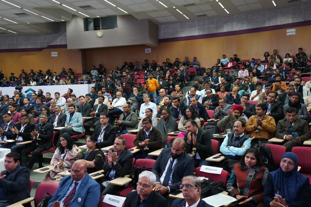 _DigitalIndia's tweet image. Highlights of the address by Hon&apos;ble MoS @Rajeev_GoI at the launch of Digital India #futureLABS 

✅ Electronisation is getting into use cases that were absolutely unbelievable just 5-7 years ago!

✅ Whether it is automotive, industrial, IoT, strategic electronics, compute or…