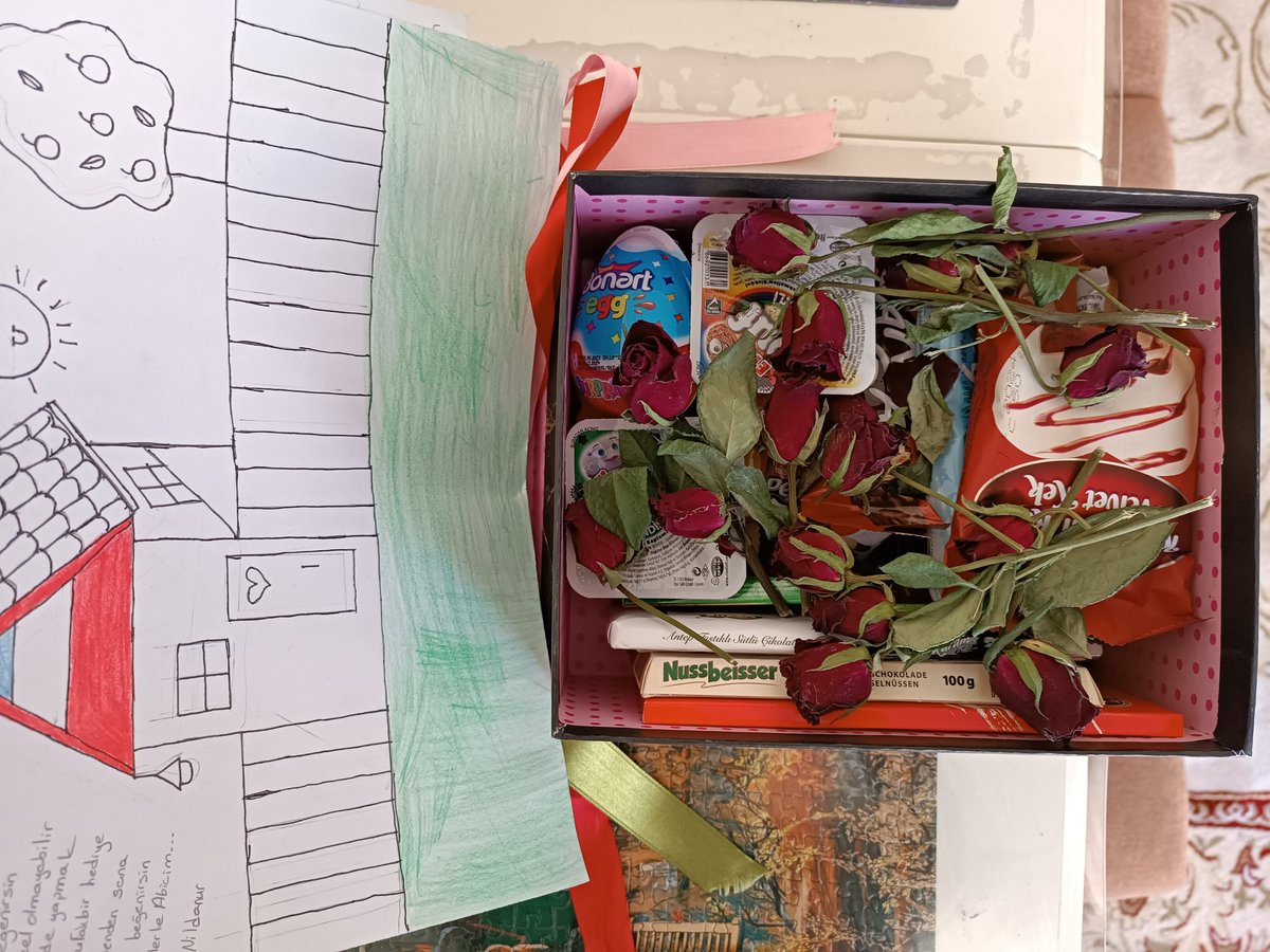 Çocukların o eşsiz saf dünyasından bana hediye nasıl mutlu oldum anlatamam 🥰🥰🥰 sizin hiç böyle hediyeniz oldu mu?
Kıskanmayın lütfen 🤭🤭

. .., 

Orhan Gencebay Nebati İstifa Pensilvanya #Yüksekova Ali Koç