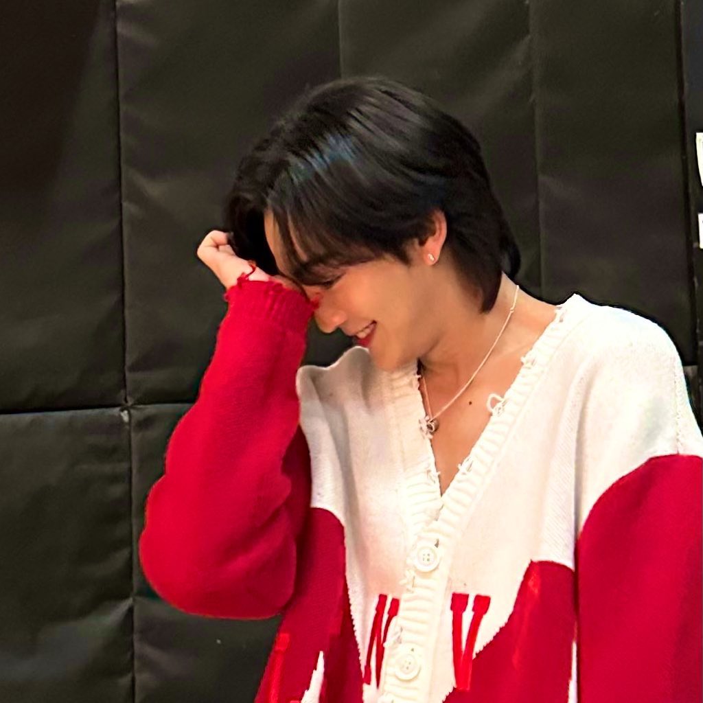 heartmeoaw's tweet photo. เขินไรคะ                                   ก็เธอหล่ออ่ะ https://t.co/FSQqw3oCcU