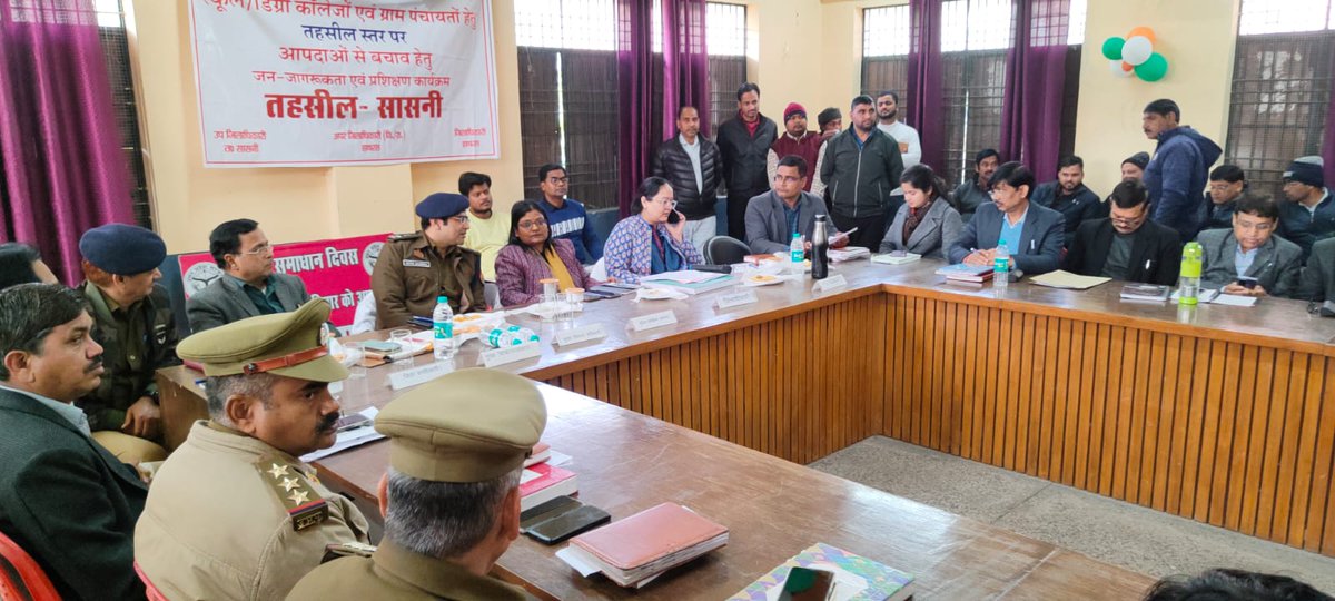 dm_hathras's tweet image. आमजनमानस की समस्याओं का त्वरित गति से निस्तारण करने हेतु जिलाधिकारी हाथरस @archana_ias2014 की अध्यक्षता में तहसील सासनी में संपूर्ण समाधान दिवस आयोजित किया गया।
@CMOfficeUP
@ChiefSecyUP
@InfoDeptUP