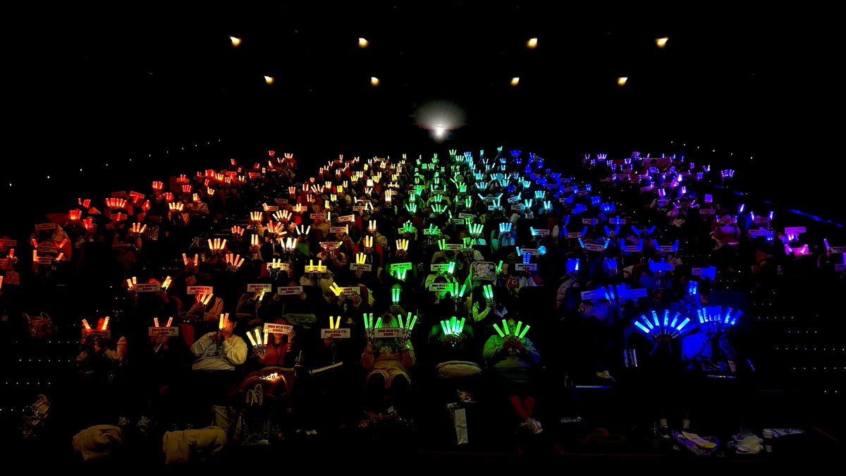 B2YONDTHEMUSiC's tweet photo. 🌈𝘉𝘌𝘠𝘖𝘕𝘋 𝘛𝘏𝘌 𝘔𝘜𝘚𝘪𝘊

#너와_이_스테이지에서
#네가_시간을_초월해_사랑받길 https://t.co/qCbZLmFs3O