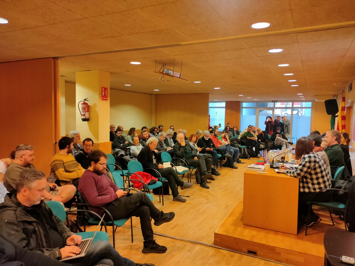 anticapi_'s tweet photo. Una veintena de organizaciones sociales y políticas de toda Europa nos vemos las caras en Barcelona para hablar de la UE fortaleza, Palestina, capitalismo verde y de cómo coordinar luchas y resistencias desde el internacionalismo anticapitalista, https://t.co/lP2xmenGWB