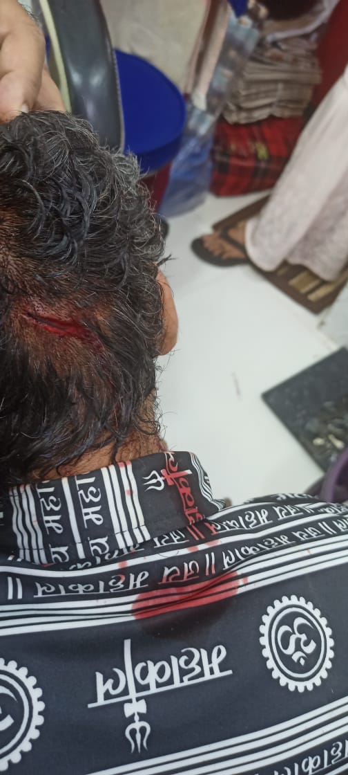ArchitectJ31521's tweet photo. Every day traffic for this hawker, some PPL r got injured bcoz of traffic n traffic bcoz of this hawker plz remove this parmanently @mybmc @mybmcWardS @mybmcWardS1 @nitin_gadkari @MumbaiPolice @MTPHereToHelp plz take action against this parmanently @rutuja_latke https://t.co/ZWHDoNL3gD