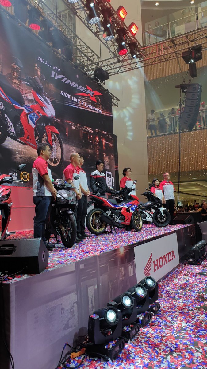 Striking!! I’m ecstatic to have finally witnessed the launching of newest Honda Motorcycle—Honda Winner X—at SM Southmall with its dapper endorser, <a href="/davidlicauco/">David Licauco</a> ! So grateful &amp; proud to be a part of this project!

#TheAllNewWinnerX
#DavidLicaucoForHonda
#DavidLicaucoxHondaPH
