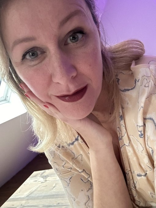 Bald nur noch da   https://t.co/Qn0Po7lIGv  online ! Bitte folge mir, f&uuml;r die privaten Einblicke in mein<a href="/tag/news"class="tags"><span>#news</span></a><a href="/tag/instagram"class="tags"><span>#instagram</span></a><a href="/tag/insta"class="tags"><span>#insta</span></a><a href="/tag/bestfans"class="tags"><span>#bestfans</span></a><a href="/tag/singlemom"class="tags"><span>#singlemom</span></a><a href="/tag/nylonjapan"class="tags"><span>#nylonjapan</span></a>