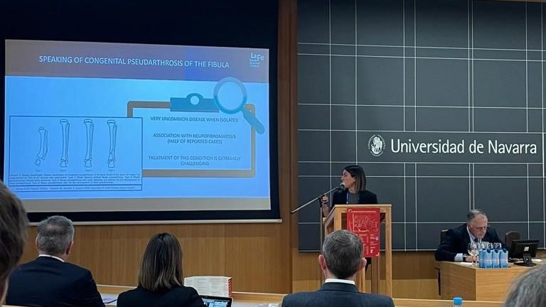 COTLaFe's tweet photo. La Dra Cores, el Dr Grell @Bernhard_G21 y la Dra Pedraza han participado en el XXIV Seminario Internacional de Ortopedia Infantil organizado por la @ClinicaNavarra ¡Enhorabuena! https://t.co/J72gRE9FOC