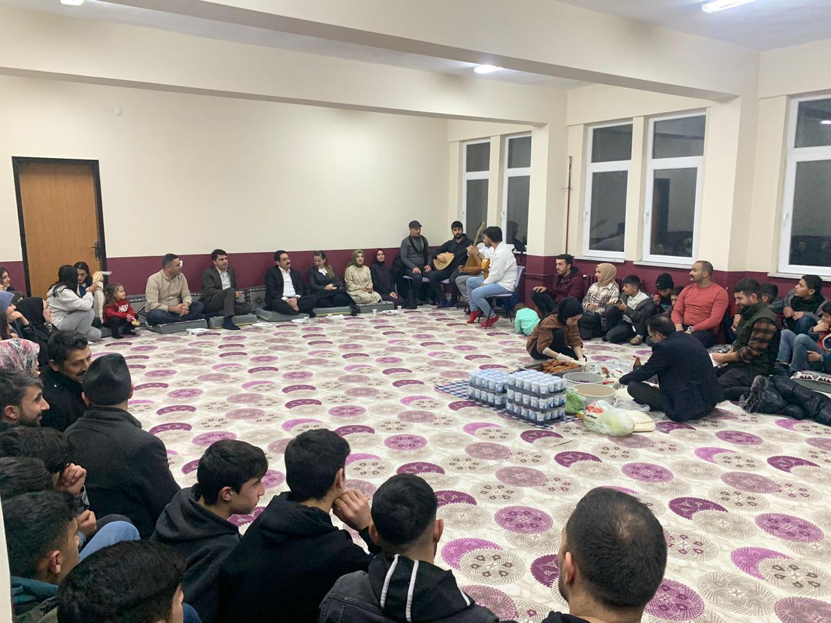 Kaymakamımız Sayın Ali YILDIRIM ve eşi Sayın Manolya YILDIRIM, müdürümüz Sayın Mehmet ÖZMÜŞ ile beraber yoğunlaştırılmış eğitim programının son gününde öğrencileri ziyaret etti.<a href="/ali___yildirim/">Ali Yıldırım</a> 
⤵️
hamur.meb.gov.tr/www/yogunlasti…