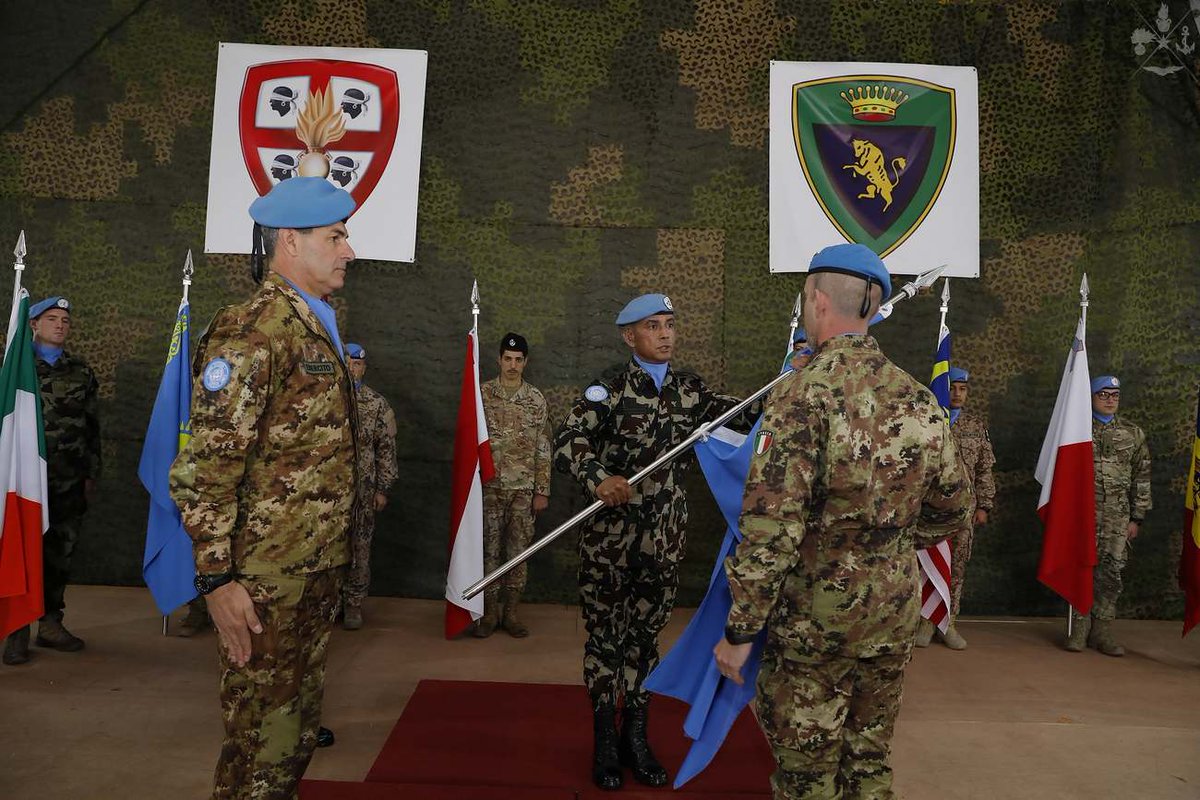 SM_Difesa's tweet photo. #Libano
Cambio al comando della JTFL-SW tra Brigata Granatieri di Sardegna e Brigata Alpina Taurinense dell'#Esercito
ll Generale di Brigata Enrico Fontana è subentrato al Generale di Brigata Giovanni Brafa Musicoro

➡️https://t.co/cUCV0sBe7n

#ForzeArmate🇮🇹 #UnaForzaperilPaese https://t.co/PLNCOROcUd