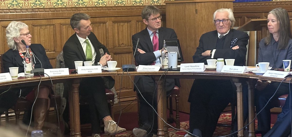 Tues, representing @fsb_policy at @corecities @DevoInflect Parliamentary roundtable on Unlocking UK cities' Potential, with Lord Heseltine. #UrbanGrowth requires tapping into £100bn/yr private sector investment. Inclusion of SMEs (99.9% private sector) to sustain PPPs, is vital