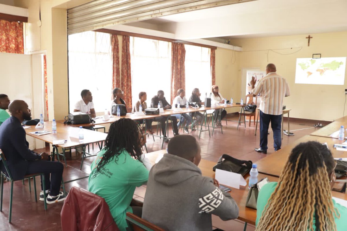 YouthSprint's tweet photo. À Lubumbashi, les nouvelles organisations membres de @YouthSprint sont entrain d’être renforcées en capacités sur la clarification des valeurs et transformation d’attitude face à l’avortement ainsi que la communication sur l’avortement.
@IpasOrg @IpasRDC @ailesducoeurhk https://t.co/HTDB6rImDo
