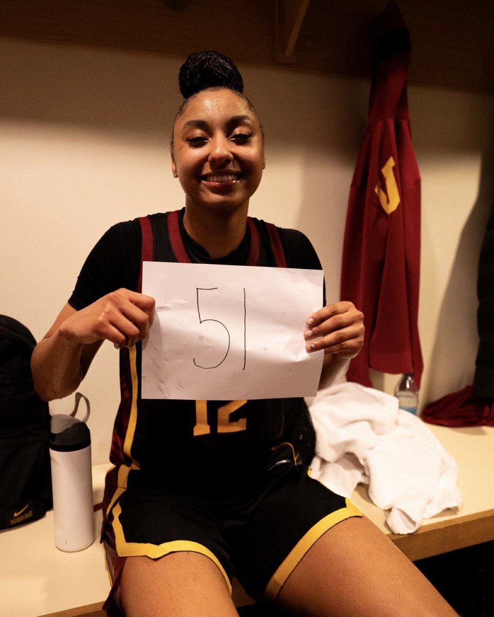 WHAT A NIGHT FOR JUJU WATKINS 👏

Scored 51 of USC's 67 total points 🤯

(via @USCWBB)