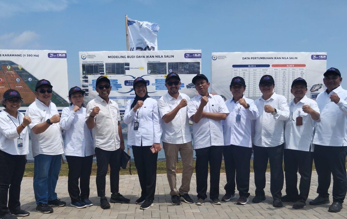 bppsdm_kp's tweet photo. #SobatBahari, mewakili Kepala #BPPSDMKP @in_radiarta, Ses #BRSDM @AlekRudi dampingi Menteri @saktitrenggono tinjau pembangunan modeling budi daya ikan nila salin berbasis kawasan, di @BLUPPBkarawang @BudidayaKKP , Jawa Barat, (2/2)
#2024KKPBeyond #SDMKP #SDMUnggul @kkpgoid https://t.co/8lFL28o4IW