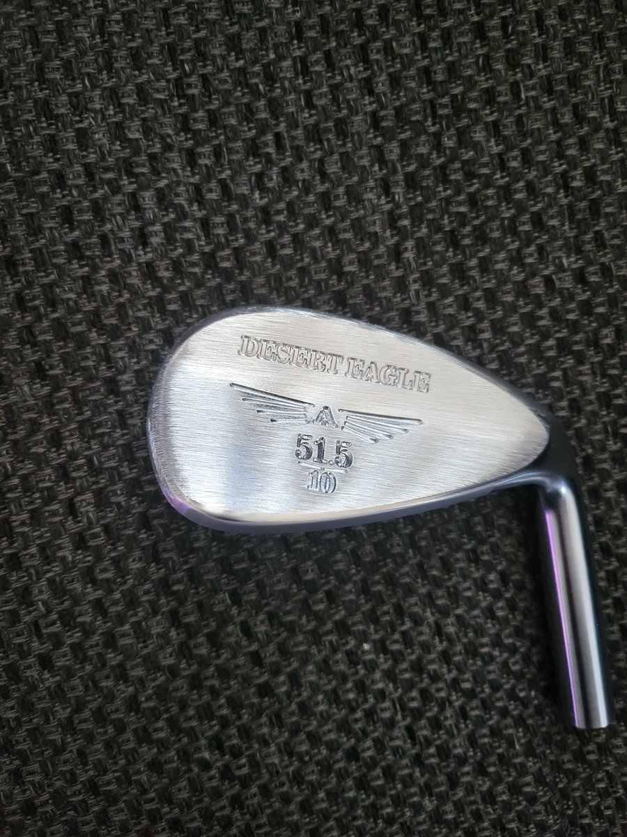 raboona6's tweet photo. お年玉プレゼント企画で当たったウェッジ届いたー！！
カッコ良き！！
#浦大輔
#stungolf
#deserteagle
#51.5
#dxdgolf https://t.co/RNOizm4pSp