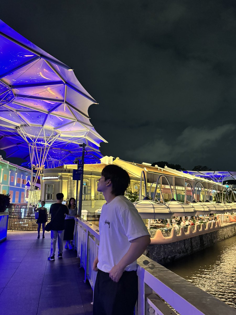 MosaicHello1's tweet photo. 싱가포르 갔다왔��� https://t.co/N2iKznegbS