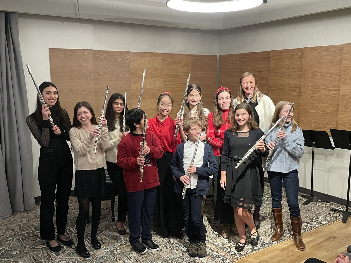 Flute_Boston's tweet photo. I’m so proud of my BFL students for giving an outstanding performances at the winter studio recital on Sunday! Bravo! All students were accompanied by a wonderful pianist, Barbara Lysakowski. Thank you for sharing your music with us #proudteachermoment #flutestudio #flutestudents https://t.co/QKXVEgEkpY