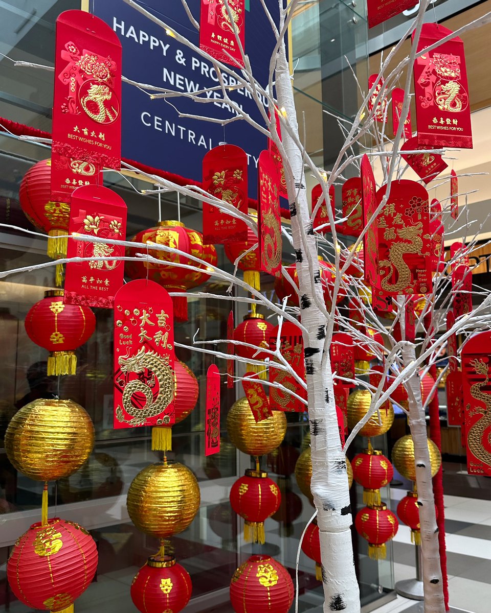 lorene1voice's tweet photo. Lucky red envelopes for lunar new year at @centralcitysurrey #YearOf Dragon #SurreyBC #TrueSurrey https://t.co/GQC1HhHMUb