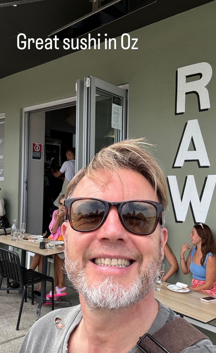 Garyismyhero's tweet photo. @GaryBarlow on #Instageam(-story) 😊 #Australia #😎 #Bondi #sushi #Oz #Argylle #great #movie #bus #selfies https://t.co/H4HQQHQjRg