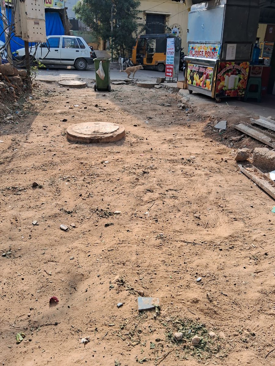 AVishwnath's tweet photo. @kadalichandu786 @GHMCOnline Issued resolved  

pls join hands to educate the community regarding *proper garbage disposal* in the *house-to-house Swach autos ONLY.* 

Let's keep our premises clean and tidy. 

AMOH (Medical officer),  Moosapet https://t.co/L6FCF995zR