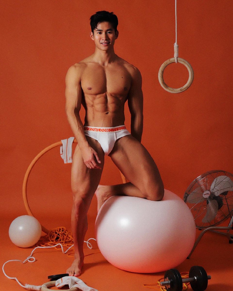 釋放內在的運動員活力 - 釋放內在的潛能及爆發力！最近為Kowlooncitynoy 拍攝他們最新的內衣系列！

更多火辣照片在： 
instagram.com/drowninthirst