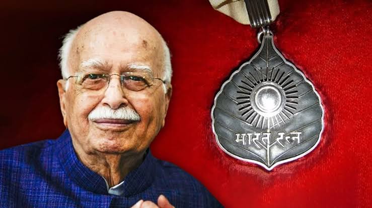 avinashkk_'s tweet photo. ब्रेकिंग न्यूज़ ब्रेकिंग न्यूज़
लालकृष्ण आडवाणी को मिलेगा भारत रत्न सम्मान. #Bharatrat https://t.co/TxJ6RRKhbo