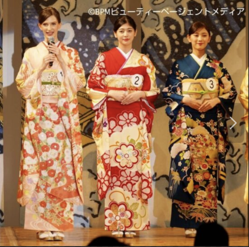 ミス日本に白人女性がなることで
日本の文化伝統が消去されていく・・

本当です。
もっと危機感もった方がいい。

こんな美しくない、エッフェル塔みたいな着物姿
許してはいけない😰