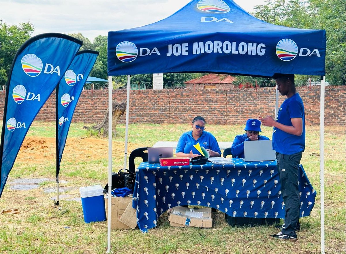 DA_NCape's tweet photo. 🚨Tired of crime running rampant? 

Make sure that you can vote in the 2024 Election to join the mission to rescue South Africa.  If you don’t register, you can’t vote. 

See you at the #Hotazel club hall! 

#RescueSA #RegisterToVoteDA https://t.co/ZoPBn6kHYt