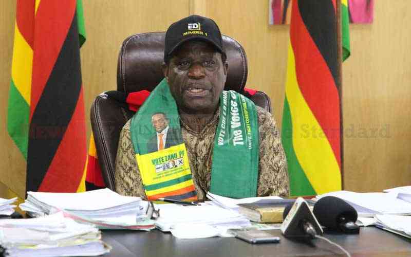 MulakazuvaL's tweet photo. Aiwa kugona vanogona zvavo ngativaroverei mavoko @Dr_Mike_Bimha 👏👏👏👏👏👏 Vakachibata kuti dzvii❗
✅No double candidates
✅No Recalls
✅No Confusion
✅No MP resignations
✅No Imposition of candidates
#Democracy
#VoteZanuPF ✊✊✊ https://t.co/IePA7Ay1YX