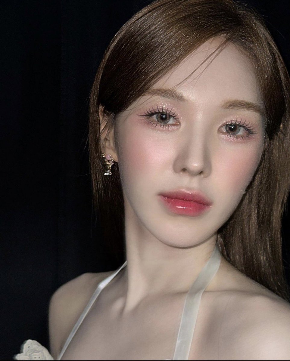 morpormorpaeng's tweet image. ลองแต่งตาตามเมคอัพเวนดี้ลุคนี้ 🎀✨ งานขนตาคือฉ่ำมากกกก