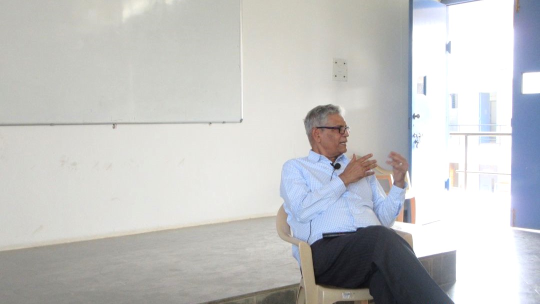sr_university's tweet image. The Mechanical Department organized a great lecture on 'Human-Machine Interface Design for Industrial Control' for 3rd-year students .Thanks to Mr. Ippagunta Subba Rao for sharing valuable insights on communication between operators and machines.
#SRU #HumanMachineInterface