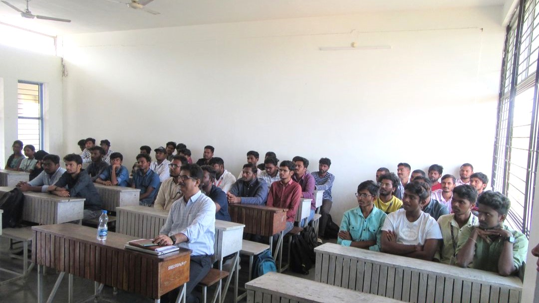 sr_university's tweet image. The Mechanical Department organized a great lecture on 'Human-Machine Interface Design for Industrial Control' for 3rd-year students .Thanks to Mr. Ippagunta Subba Rao for sharing valuable insights on communication between operators and machines.
#SRU #HumanMachineInterface