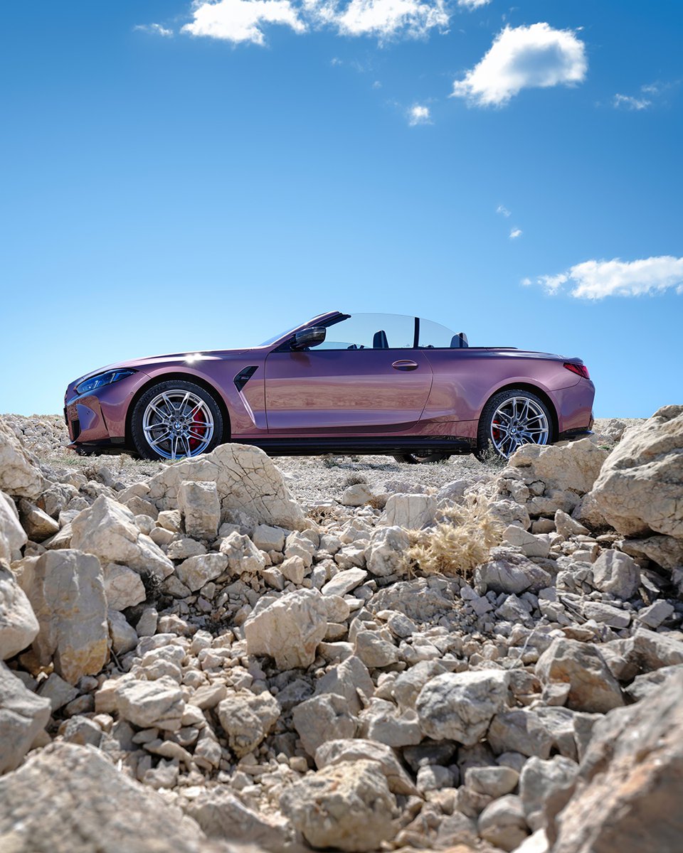 BMW's tweet image. Roof down weather is my roman empire. 

Introducing the new BMW M4 Competition Convertible.
#THEM4 #BMWM

The #BMW M4 Competition M xDrive Convertible:
Fuel consumption/100km, CO2 emission/km comb.: 10.3-10.2 l, 233–231 g. According to WLTP, b.mw/Further_Info.