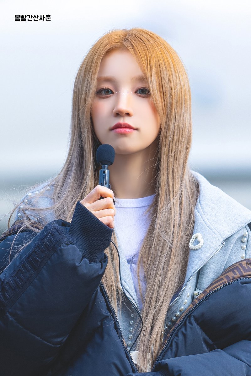 240203 아이들 (I-DLE) 우기 (YUQI) - 음악중심 미니 팬미팅 (Fan Meeting)

sansachoon.tistory.com/192

#여자아이들 #아이들 
#GIDLE #G_I_DLE 
#우기 #YUQI
#음중 #미팬

<a href="/G_I_DLE/">조명철</a>