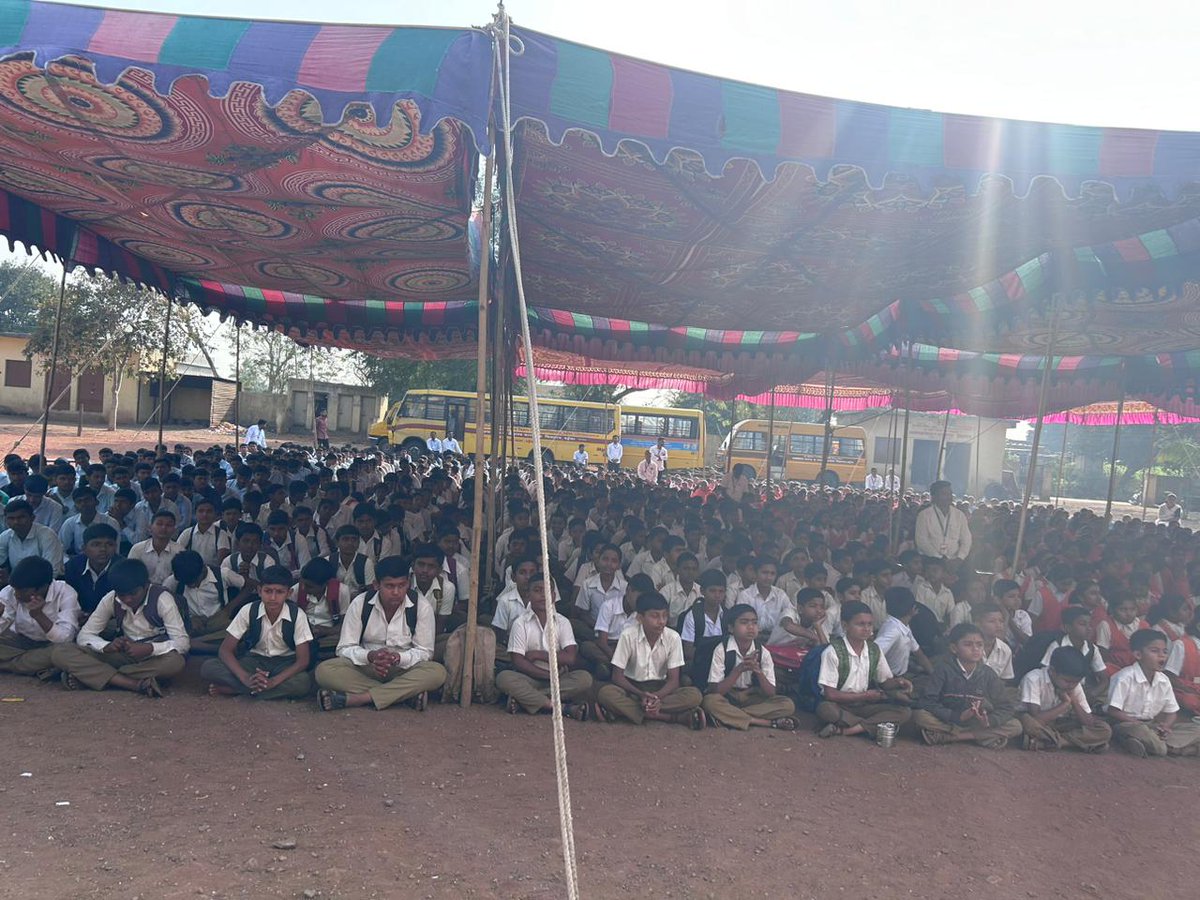 MslsaMumbai's tweet photo. Legal awareness programme held at village Ruibhar, Tq. Dharashiv on topic Right to Education, Right to food, POCSO Act, and Child marriage act https://t.co/TNhtNFFc4r